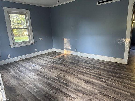 5th image of 390 Ward Rd