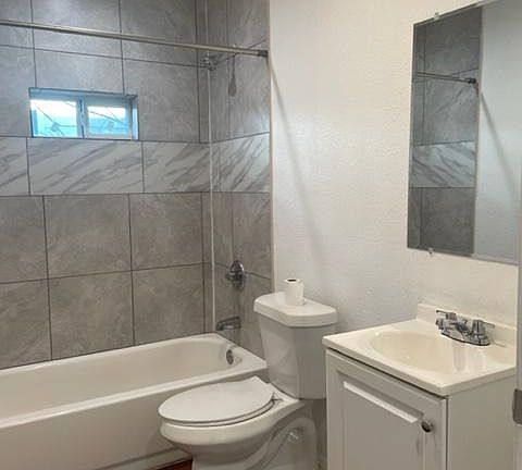 5th image of 4529 Rosemont St #B