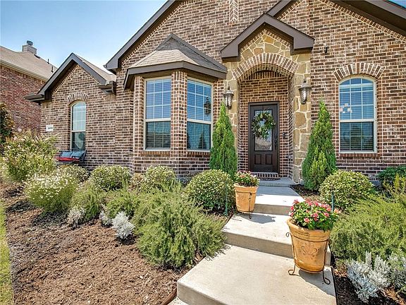 4th image of 1403 Phelps Lake Dr