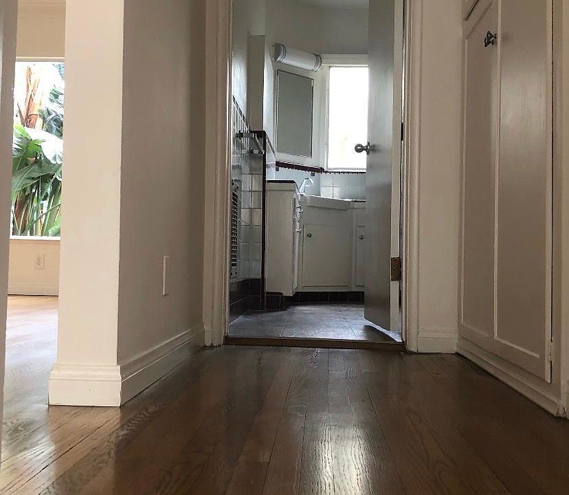 1st image of 1245 N Hayworth Ave #5