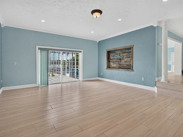 414 Somerset Dr — Photo 8