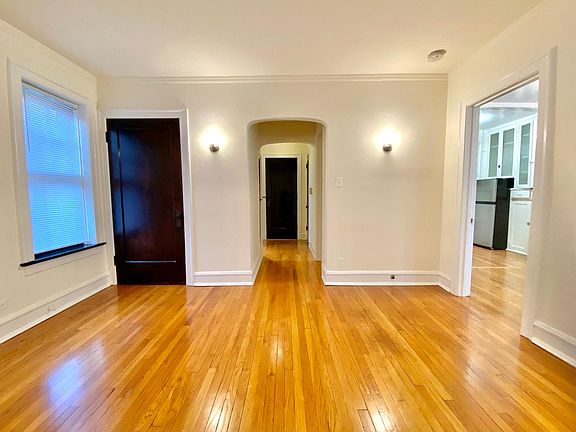 3rd image of 4830 N Wolcott Ave #1N