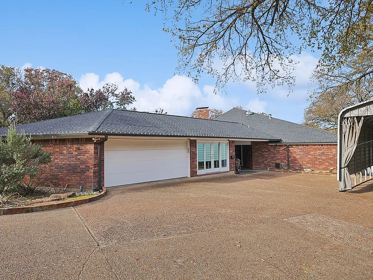 26 Horseshoe Dr — Photo 2