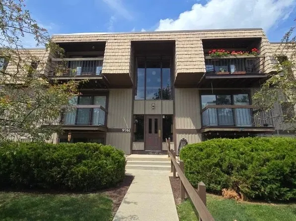 9761 Sunrise Blvd #N15, North Royalton, OH 44133
