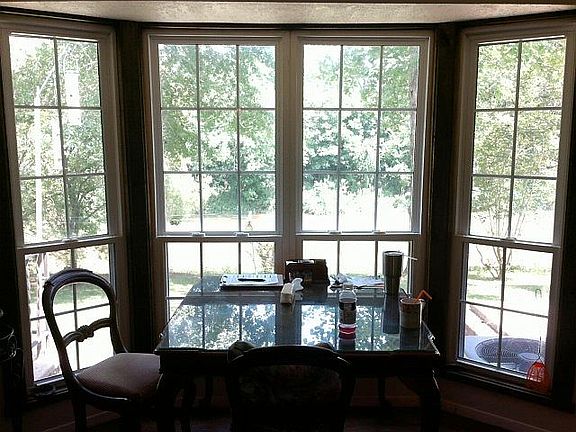 Breakfast Nook River View