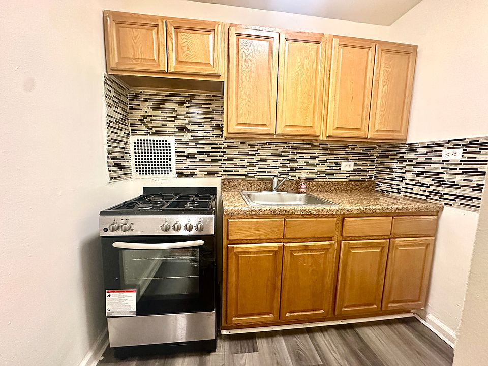 1st image of 647 Albany Ave APT 2