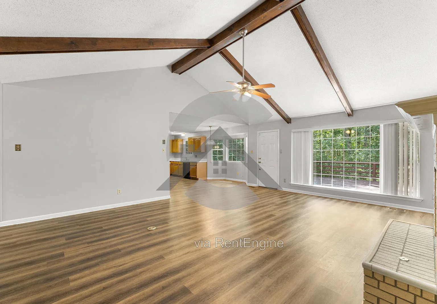 3 bed, 2.0 bath, 1462 sqft, $1,695 — Photo 4