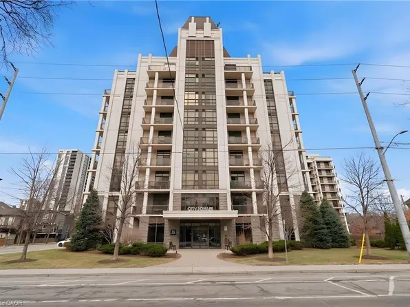 90 Charlton Ave W #Penthouse 1, Hamilton, ON L8P 0B4
