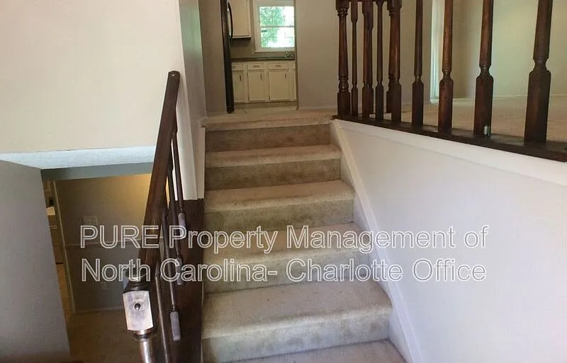 4 bed, 2.0 bath, 1788 sqft, $2,049 — Photo 3