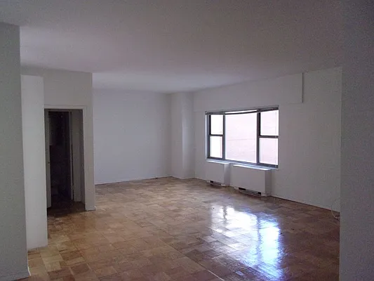 Rented by Carlyle Property Management | media 12