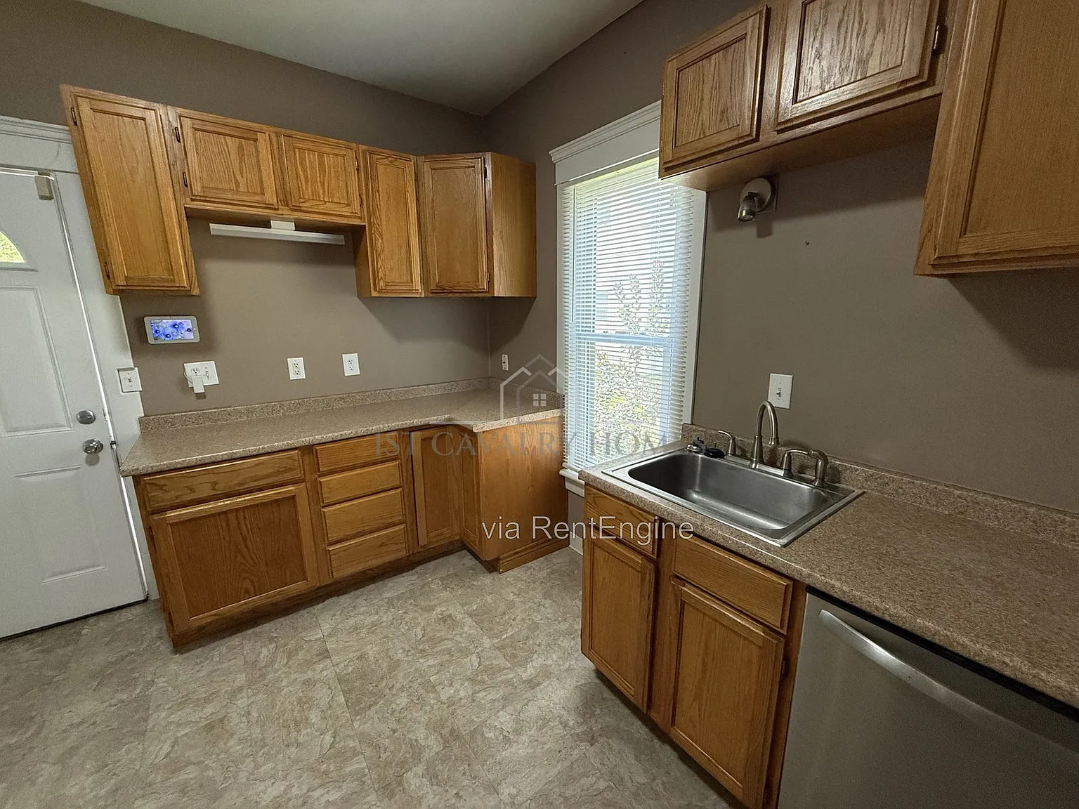 2 bed, 1.5 bath, $1,100 — Photo 2