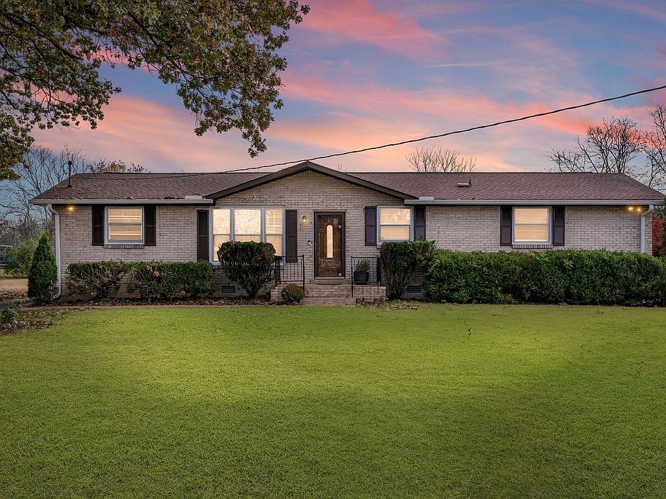 1st image of 3107 Larkspur Dr