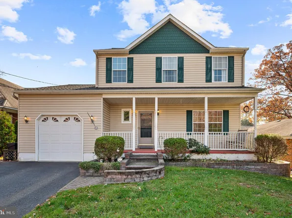 216 Chestnut St, Runnemede, NJ 08078