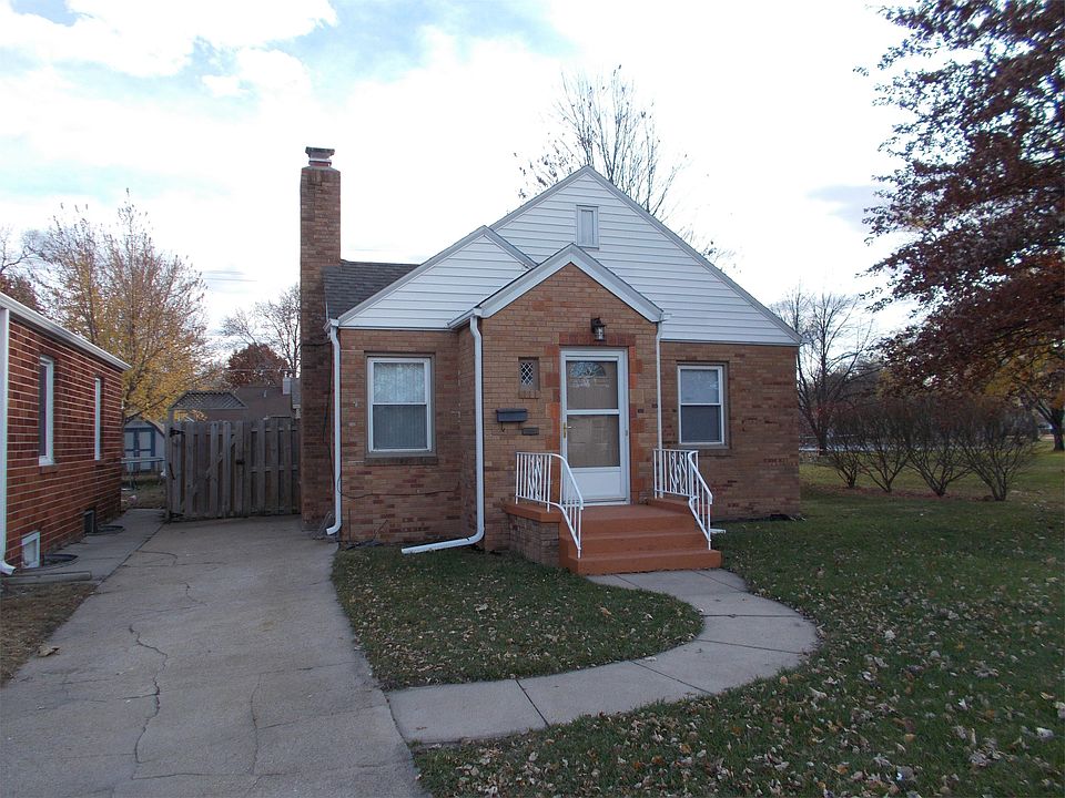1st image of 2311 W 1st St