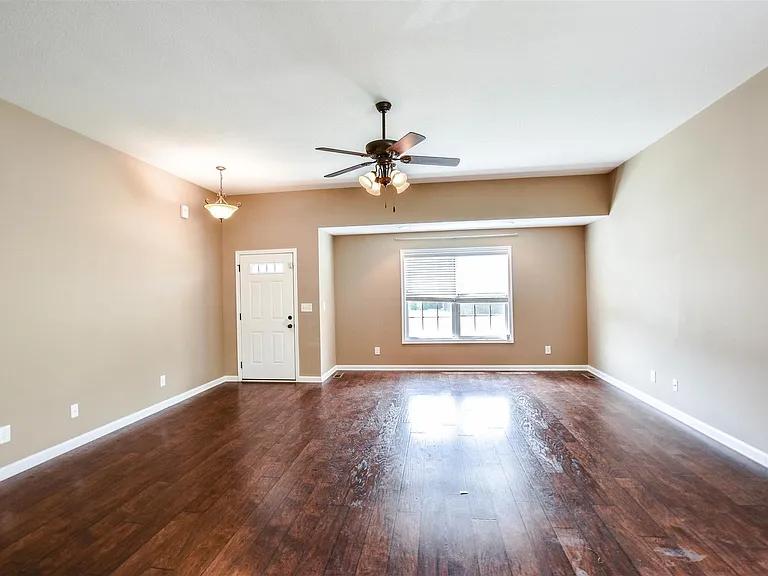 3627 Fox Tail Dr — Photo 5