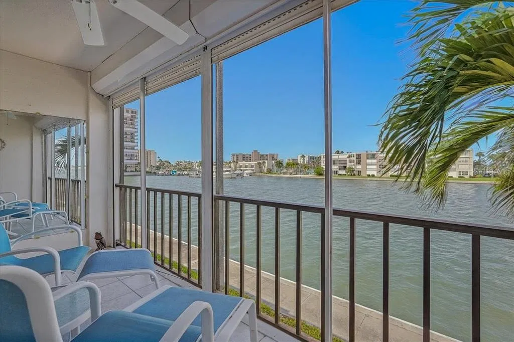2 bed, 2.0 bath, 1170 sqft, $2,750 — Photo 2