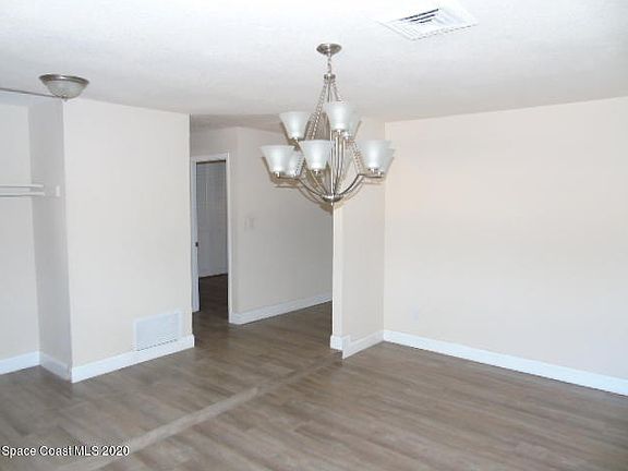 4th image of 2190 Christine Dr