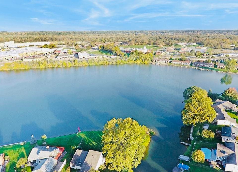 1st image of 2490 Eastlake Ct SW
