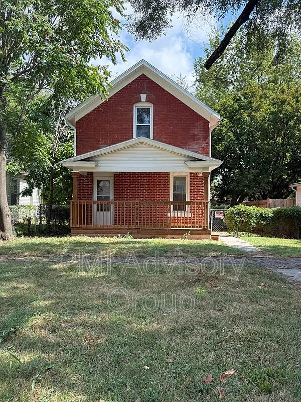 2 bed, 1.5 bath, 1332 sqft, $1,070 — Photo 1