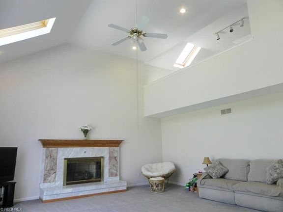 5th image of 655 Dewitt Dr
