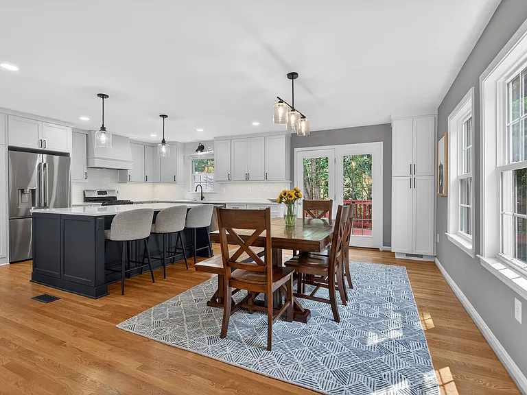9810 Meadow Valley Dr — Photo 3