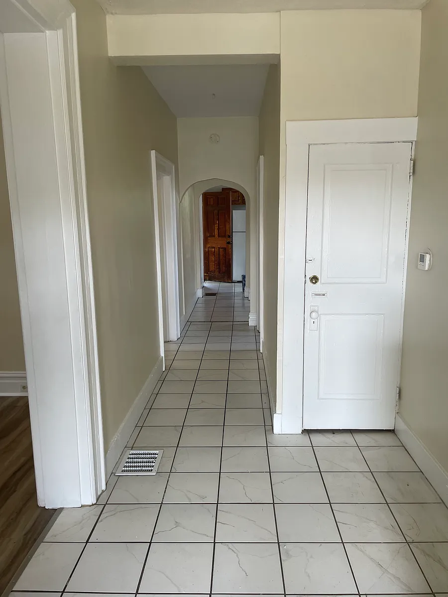 Photo 2 of 5 - 311 Hays Ave - Pittsburgh, PA Entryway - 311 Hays Ave