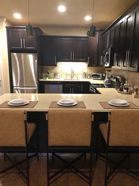 2 bed, 1100 sqft, $3,000 — Photo 2