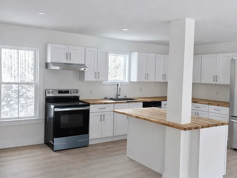 73 Main St #4 — Photo 8