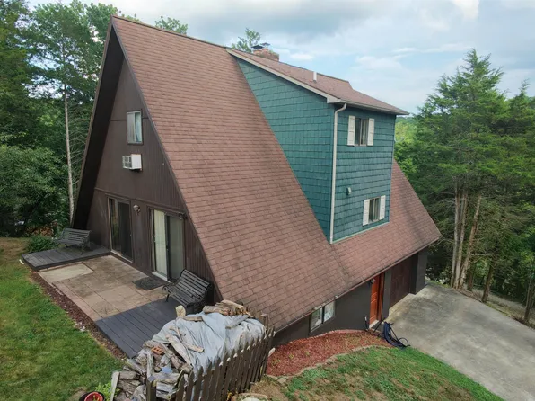 5 Lakeview Dr, Barboursville, WV 25504