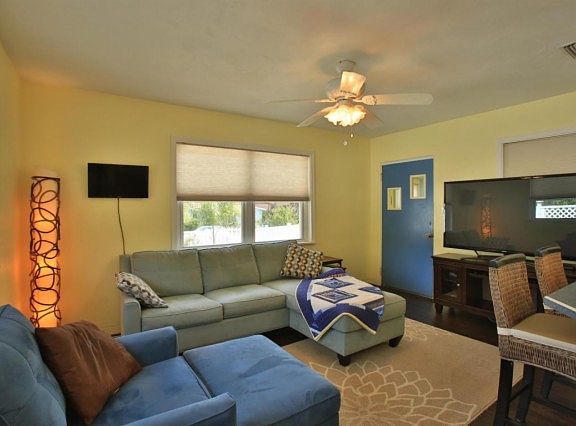 3rd image of 353 Zelda Blvd