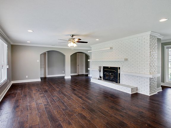 2nd image of 659 Bruce Cir