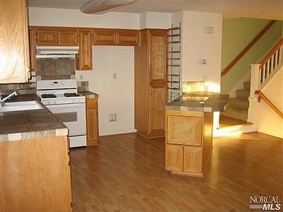 Tile Counters, Laminate Flooring