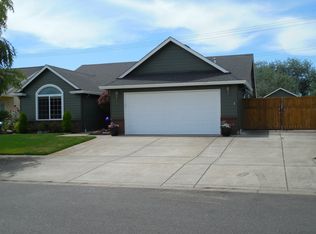 1818 Iron Horse Rd, Eugene, OR 97402