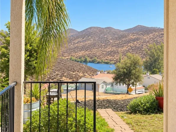 22073 Vacation Dr, Canyon Lake, CA 92587