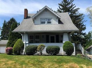 140 Crescent Dr, Akron, OH 44301