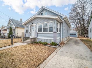 930 S 26th St, Manitowoc, WI 54220