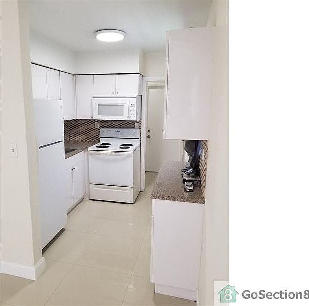 1st image of 2890 NW 15th St #2