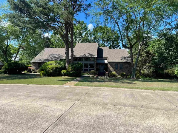 1502 Quail Creek Dr, Conway, AR 72032