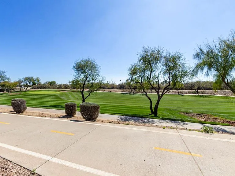 7921 E Joshua Tree Ln — Photo 33
