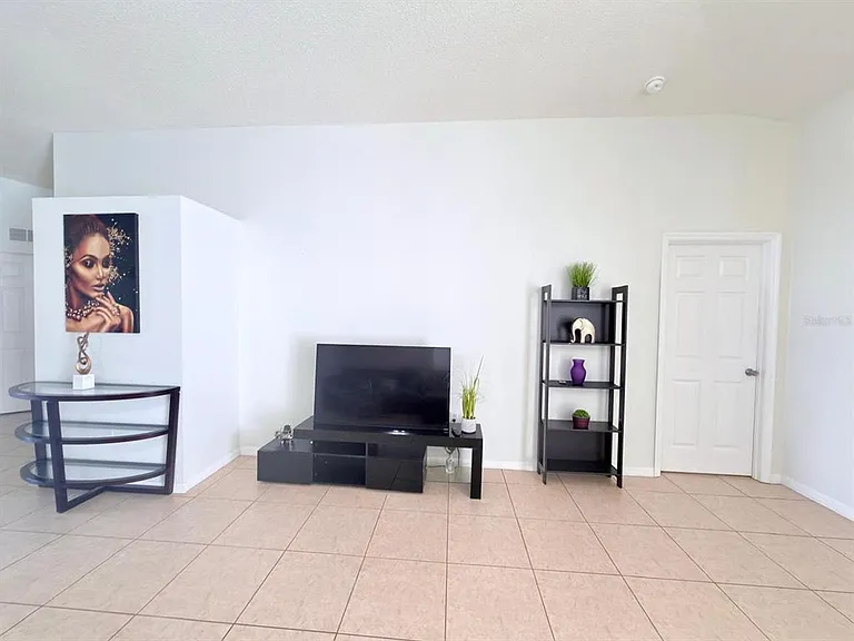 730 Garberia Dr — Photo 6