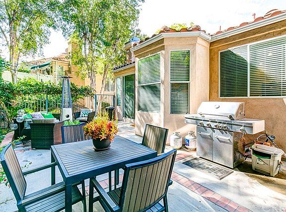3rd image of 358 S San Vicente Ln