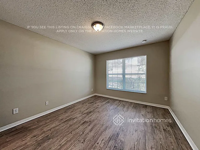 1266 N Ridge Blvd — Photo 14