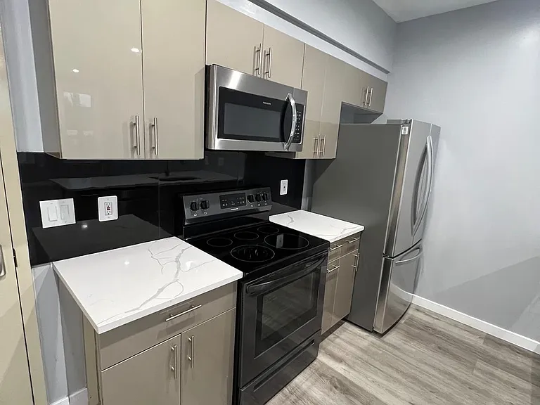 700 N Marshall St #2 — Photo 6