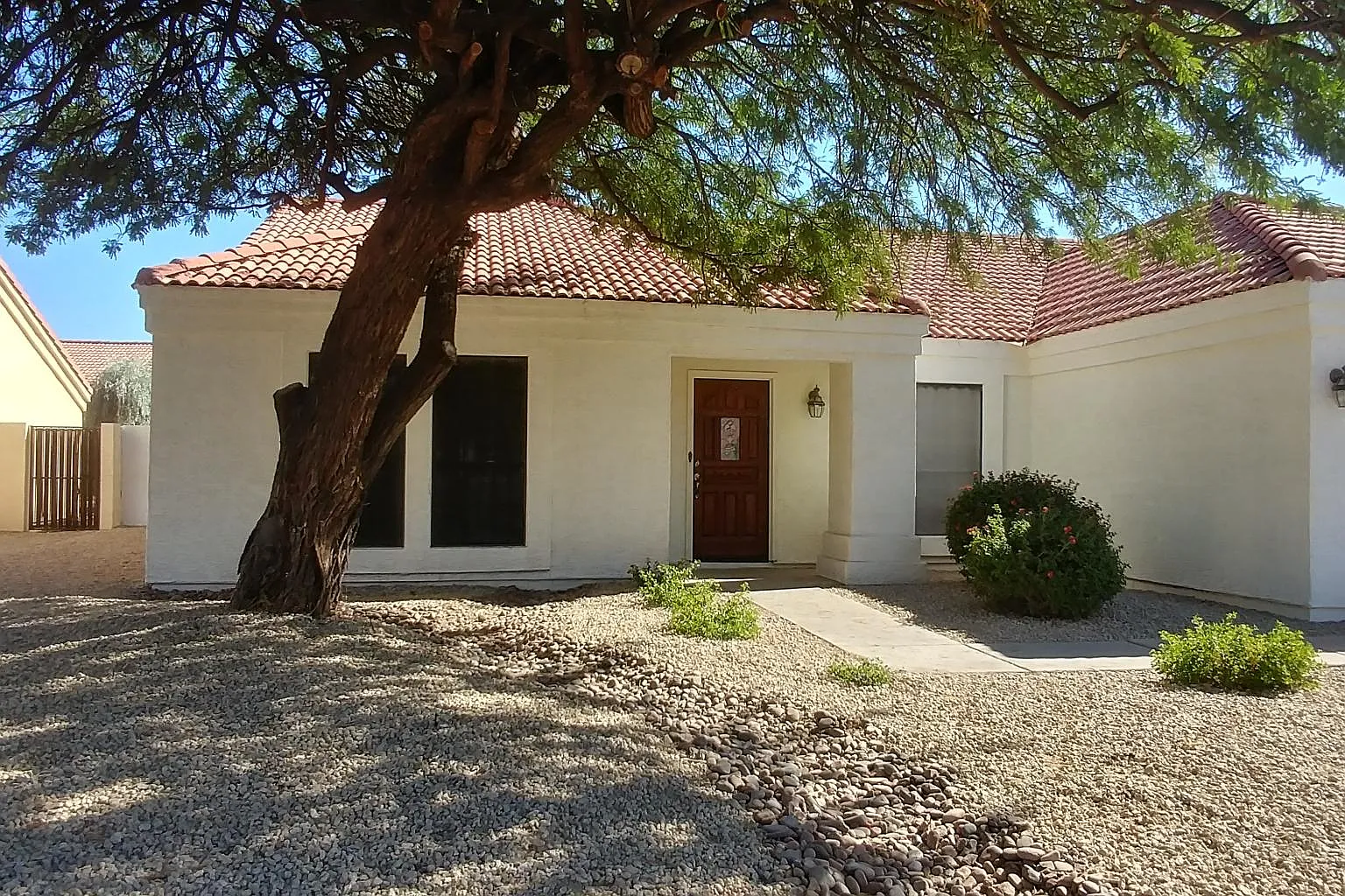 4 bed, 1966 sqft, $2,350 — Photo 4