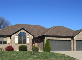 2071 W Village Ter, Springfield, MO 65810