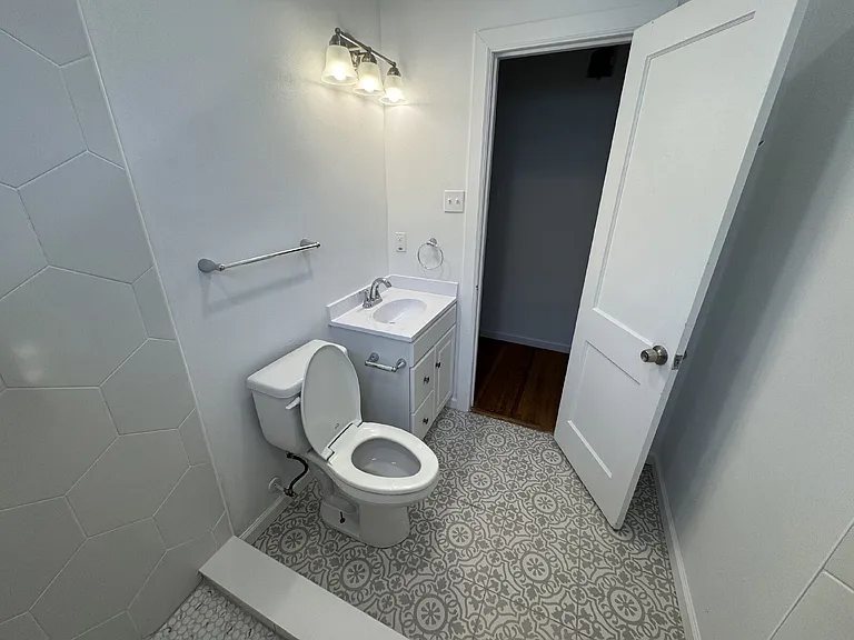 2318 Fenwick Dr — Photo 23