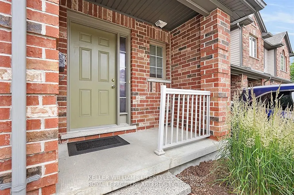 4 bed, $2,695 — Photo 3