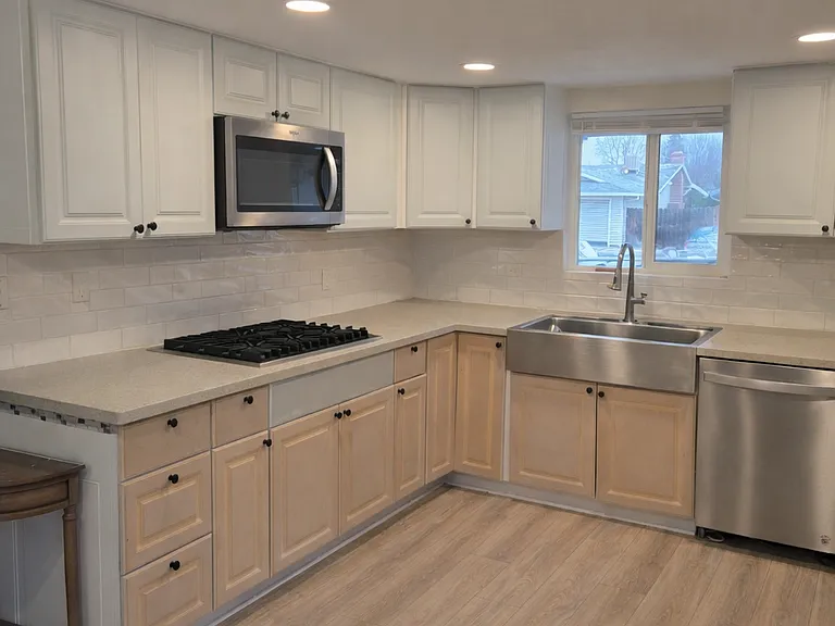 411 Whitney St — Photo 5