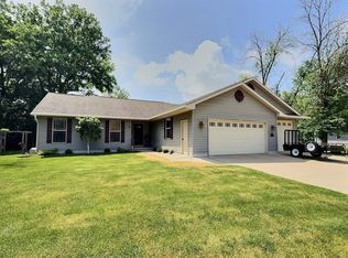 1085 Hillwood Run Dr, Oshkosh, WI 54901