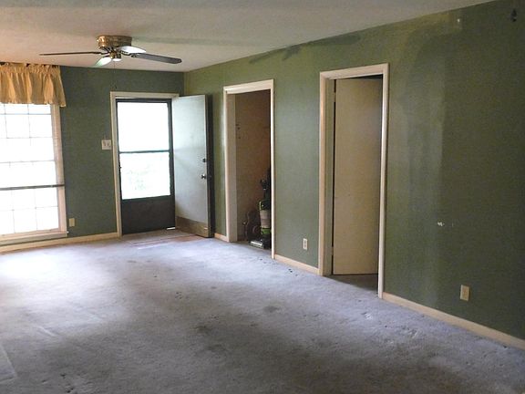 4th image of 5414 Hyland Dr